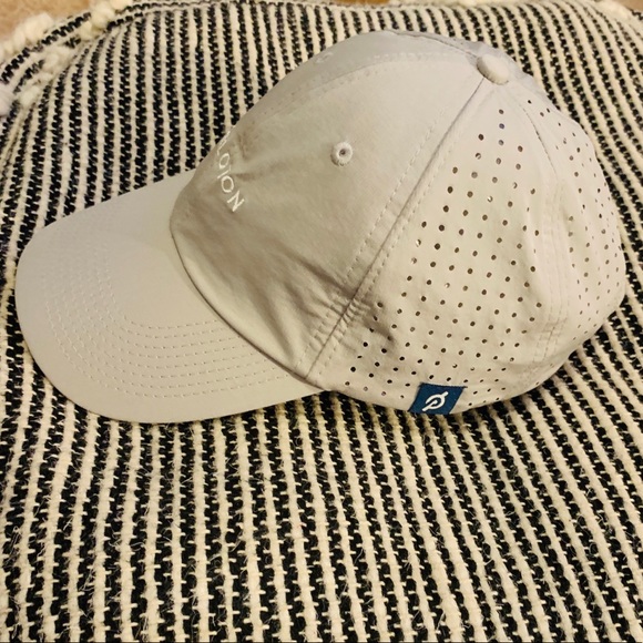 Peloton Run Hat - Picture 2 of 3